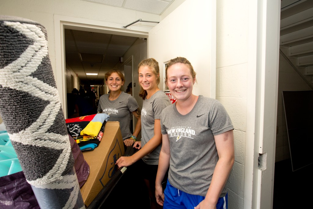 UNE athletes have a proud tradition of helping with move-in day.