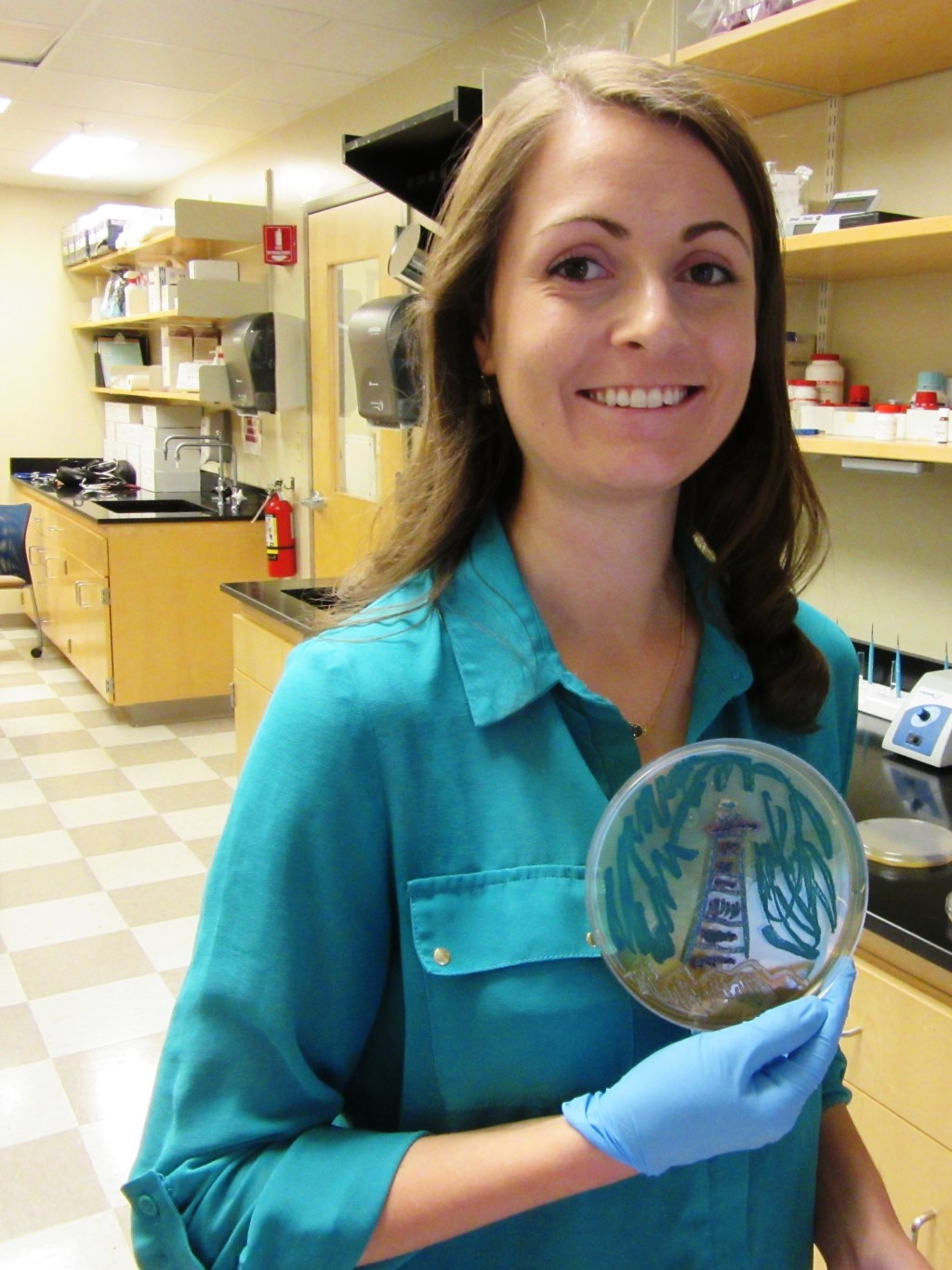 Kelly Sawyer (COP '18) with her finished agar art plate