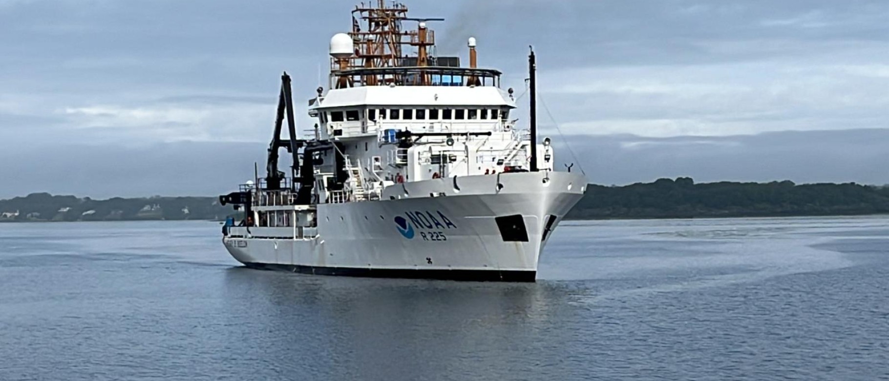 NOAA research vessel Henry B. Bigelow pulling into dock