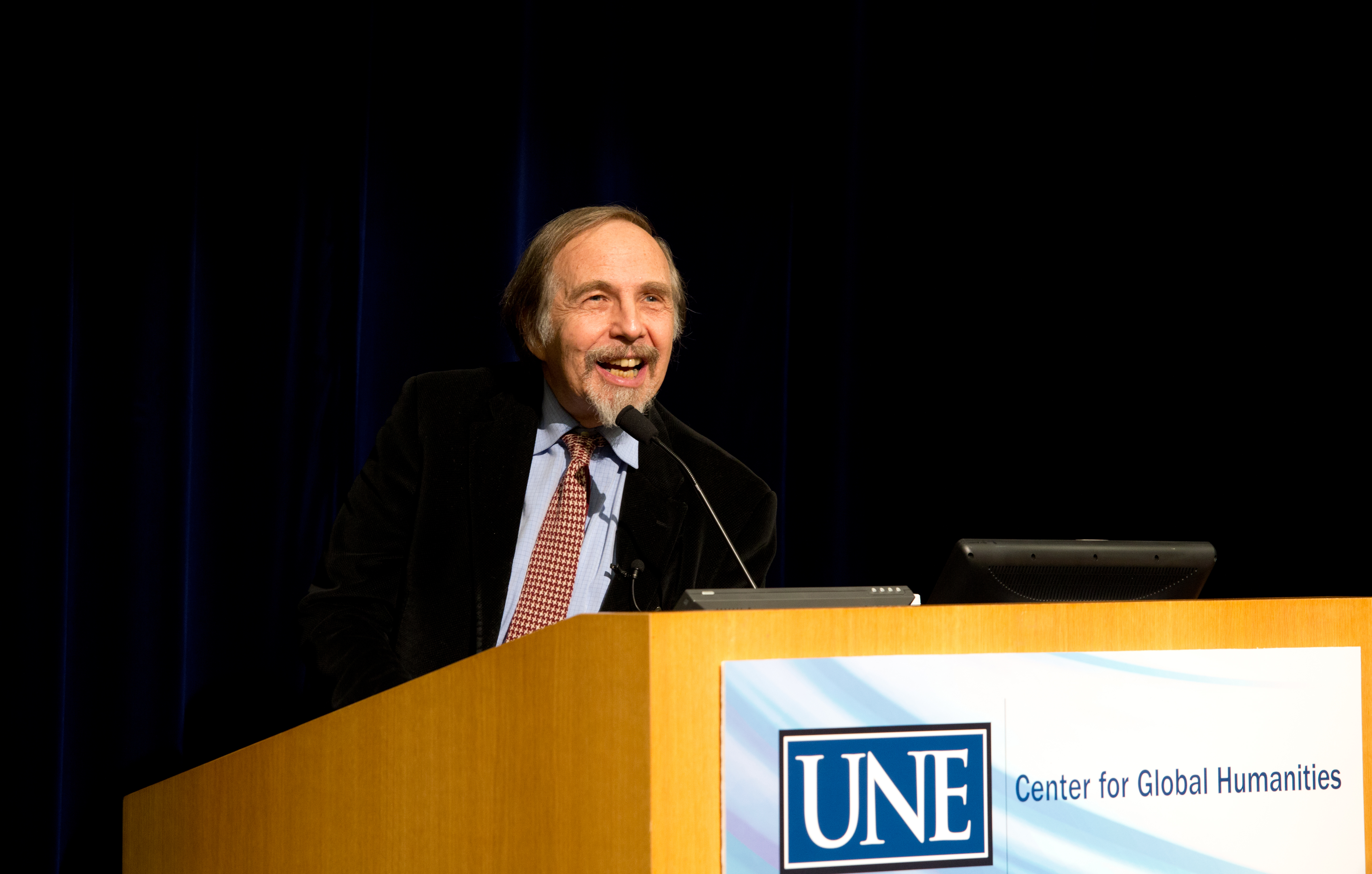 Arthur Kleinman delivering his lecture