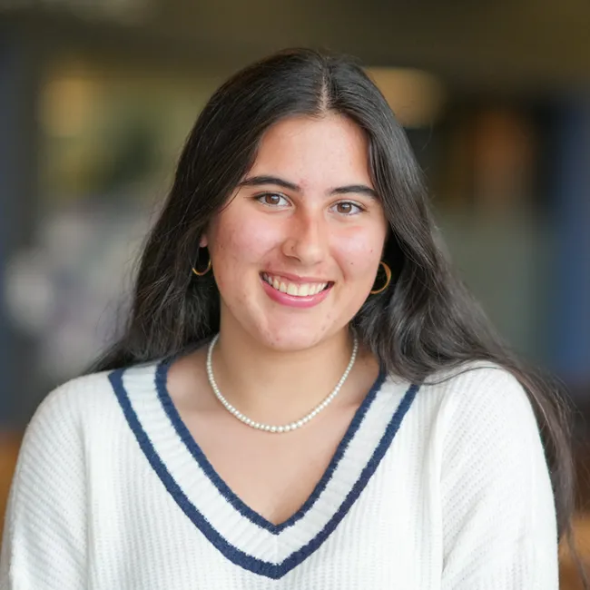Headshot of Amanda Cameron