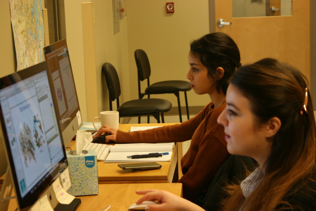 Mariem Ghoula and Sarah Maskri are working on projects in the Guvench Research Lab