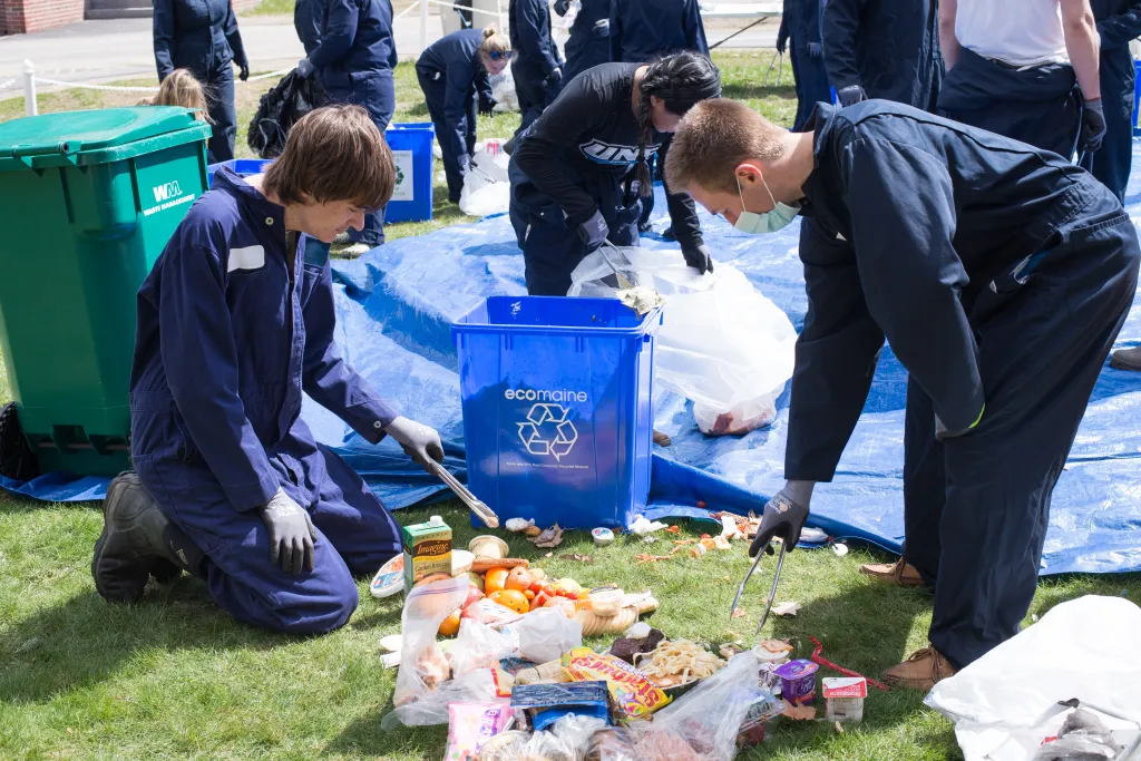 Sustainability Lab students conduct the Waste Characterization Study