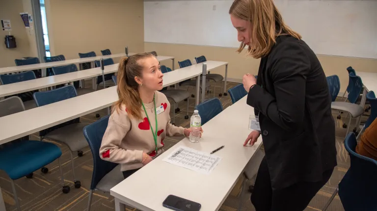 A student gives another student breakout room instructions