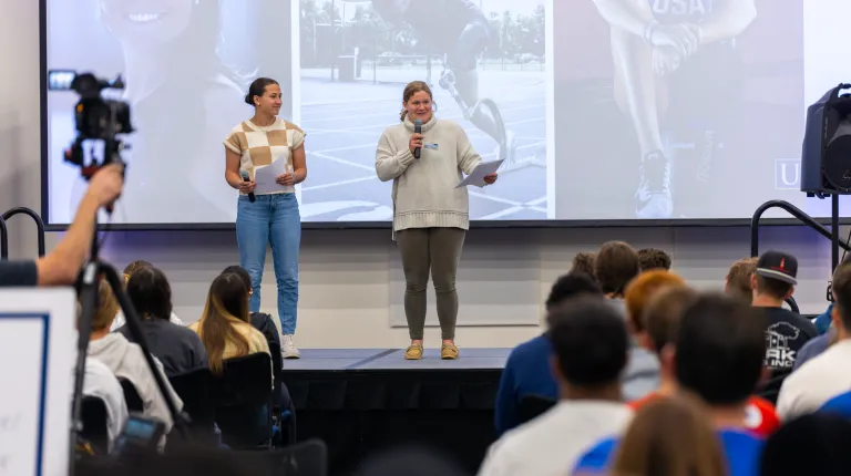 Para athlete Noelle Lambert shared her story with more than 300 UNE students.