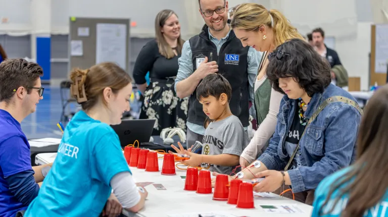 Eighth UNE Brain, Body, and Wellness Fair delights hundreds in games and lessons about the brain 