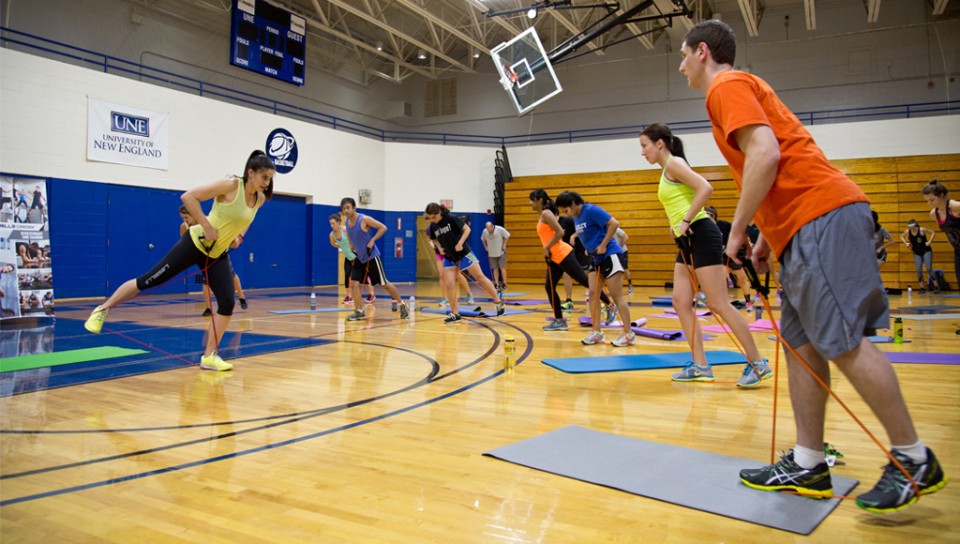 Students take part in an exercise class in the Finley Recreation Center