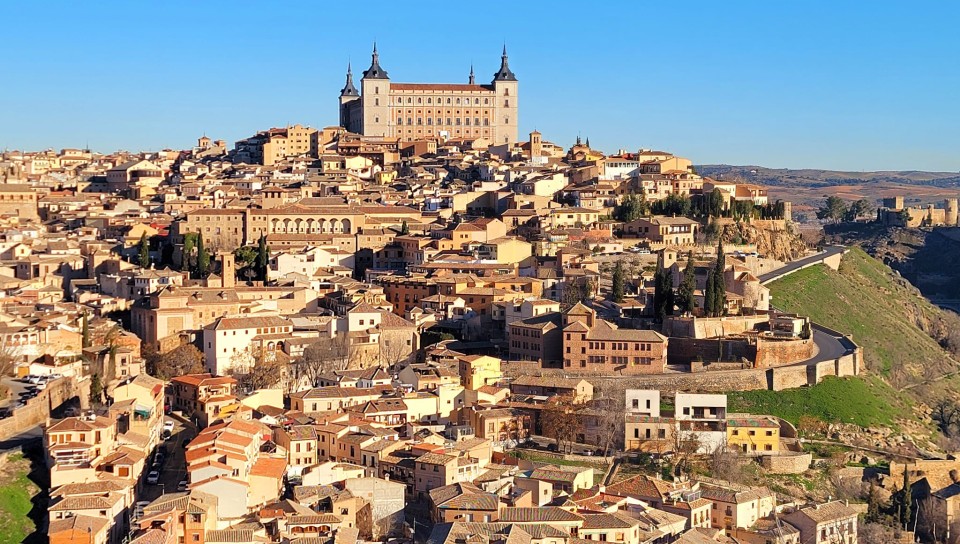 A countryside city in Spain with forts and villages
