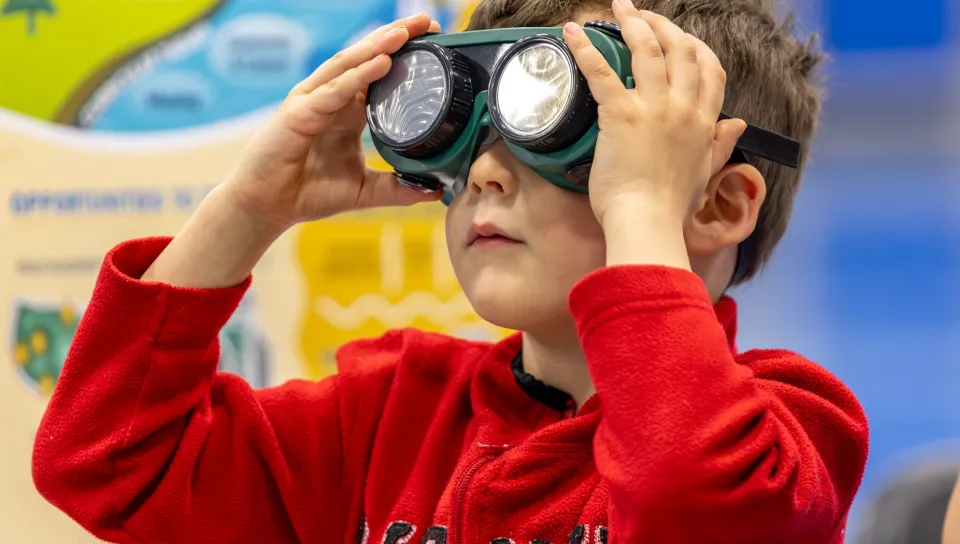 Eighth UNE Brain, Body, and Wellness Fair delights hundreds in games and lessons about the brain 