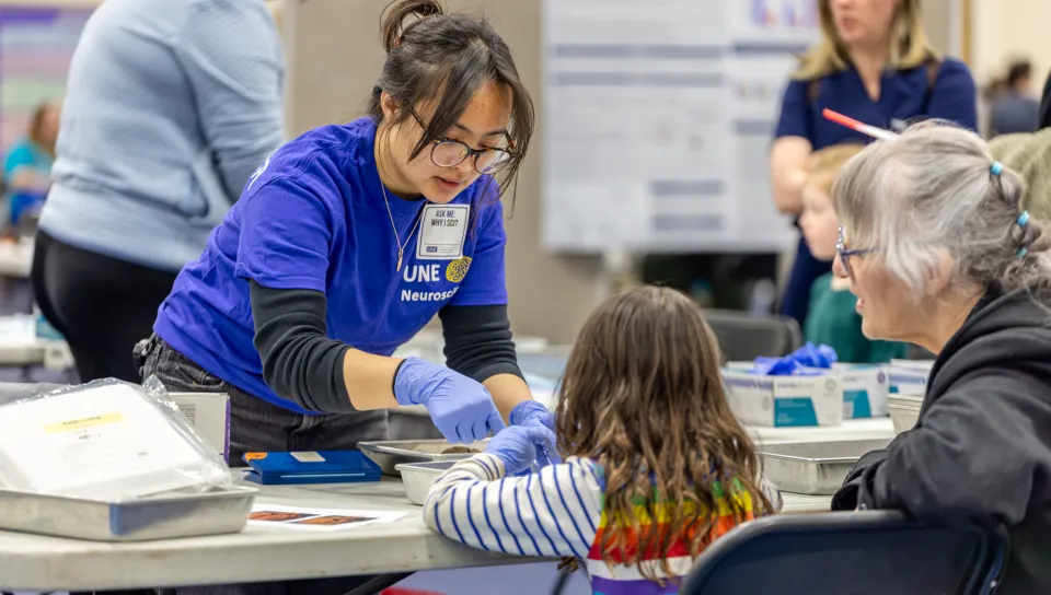 Eighth UNE Brain, Body, and Wellness Fair delights hundreds in games and lessons about the brain 
