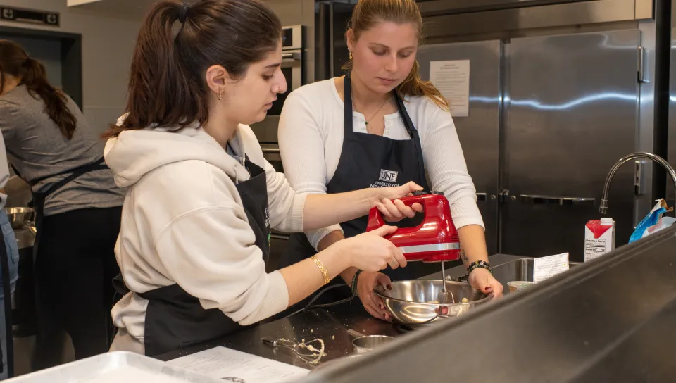 UNE students raise awareness, advance food safety knowledge in first allergen-free cooking class