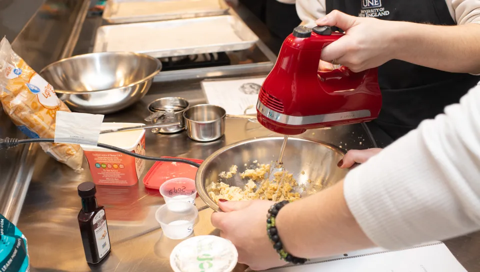 UNE students raise awareness, advance food safety knowledge in first allergen-free cooking class