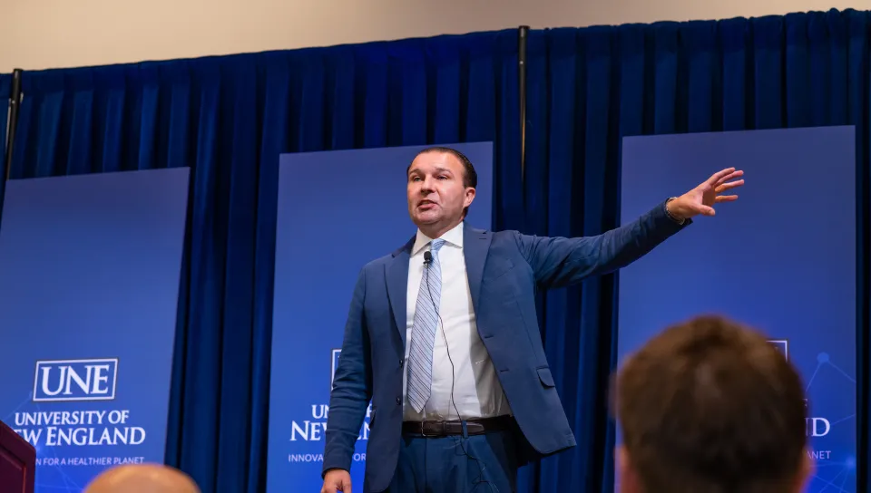 UNE medical school students participate in robust annual fall research symposium 