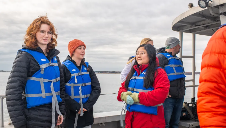 UNE students gather on the R.V. Sakohki