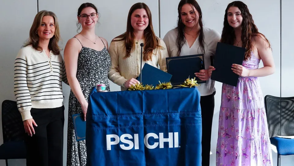 UNE’s PSI CHI Honor Society Chapter welcomes 26 new members