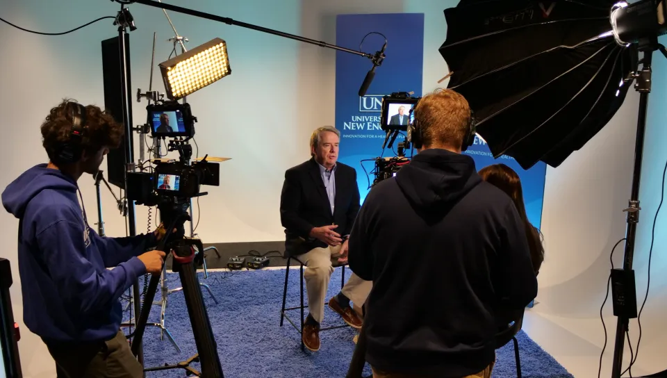 Former Maine TV journalist Pat Callaghan advises UNE students to cultivate ‘diverse skillset’
