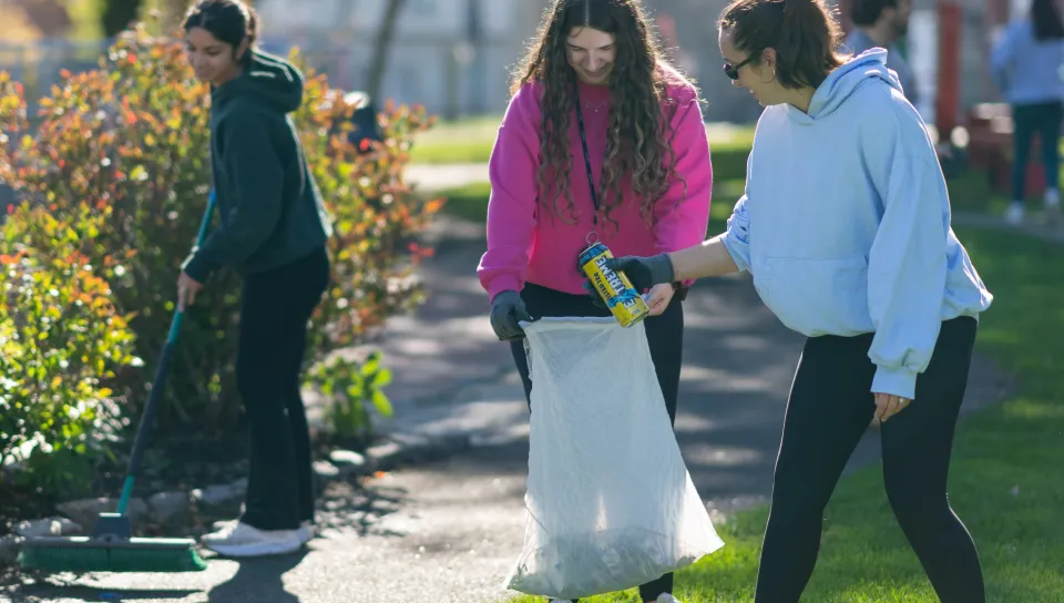 UNE medical students give back to Biddeford with park cleanup “legacy event”