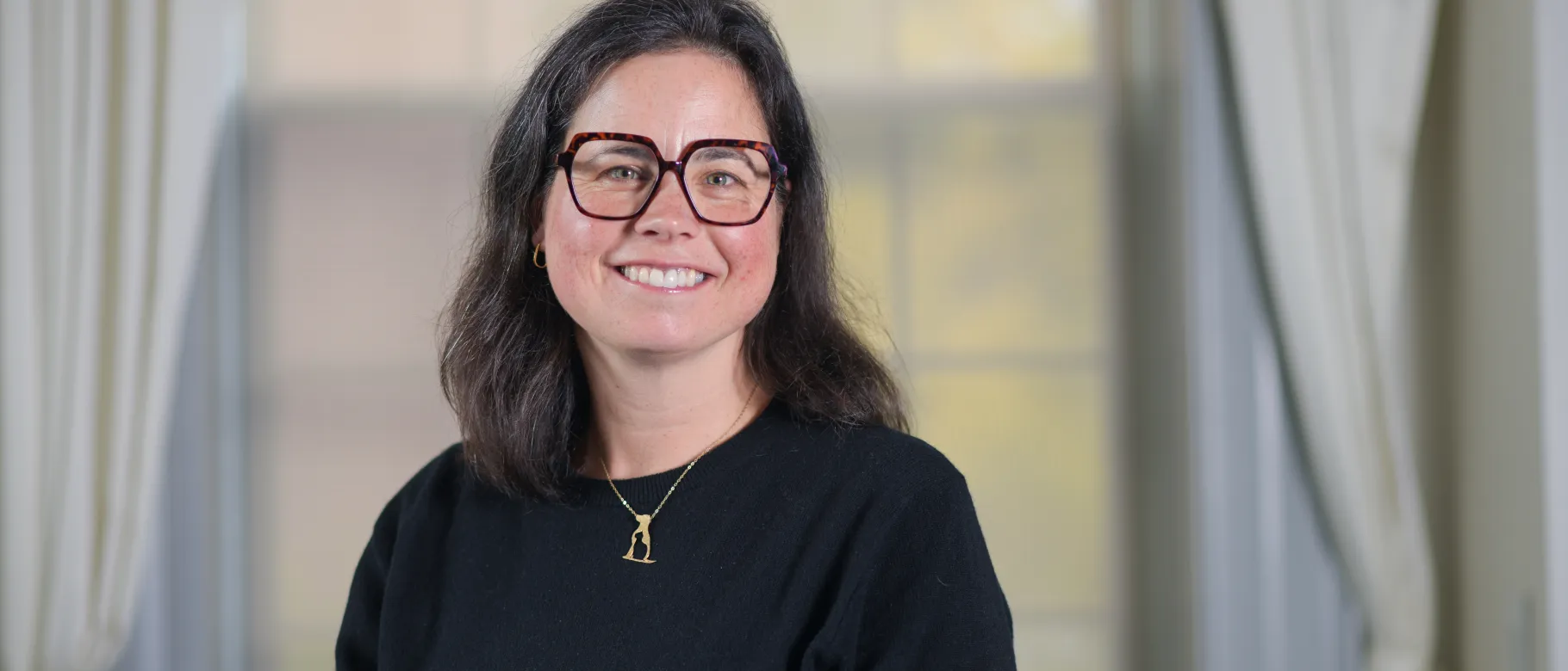  UNE professor co-authors first evidence-based guide for school therapy dog programs