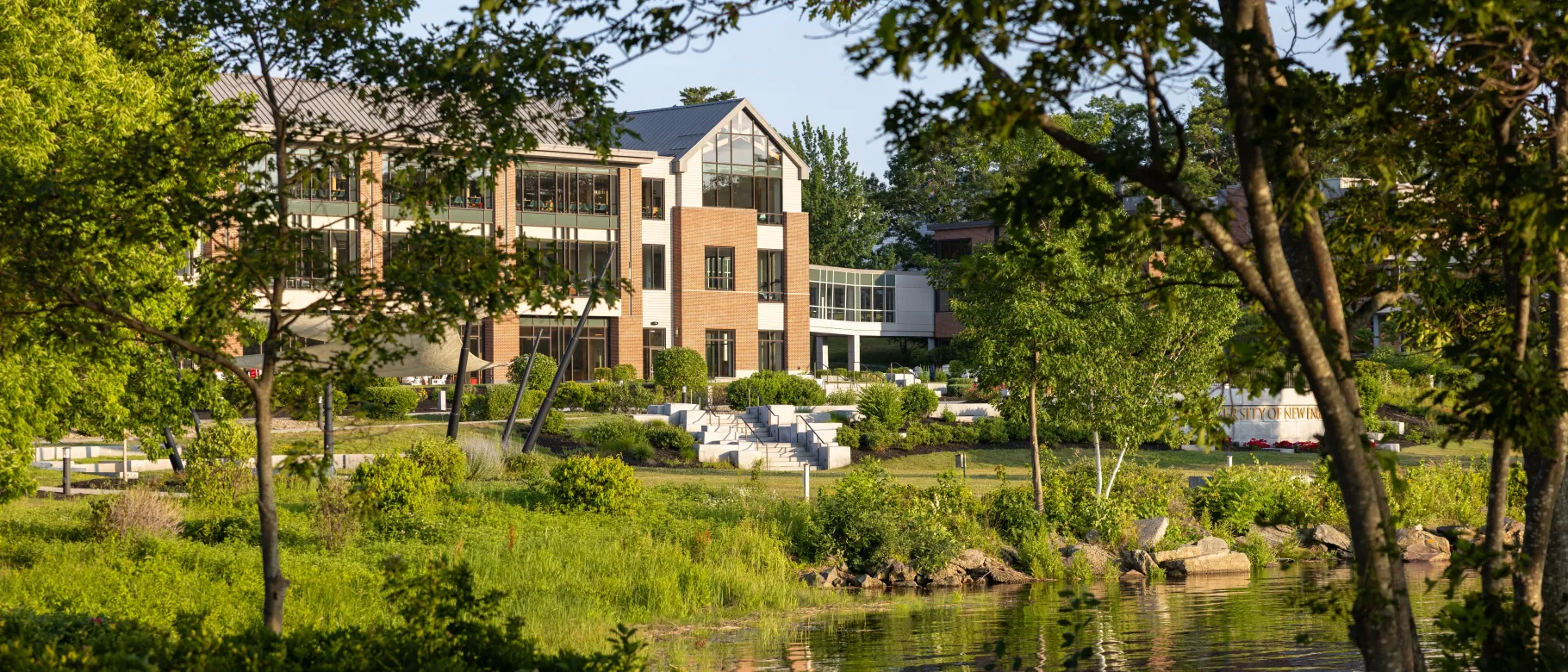 Assistant Professor Sam Slowinski to lead nature walk on UNE’S coastal campus on Oct. 4