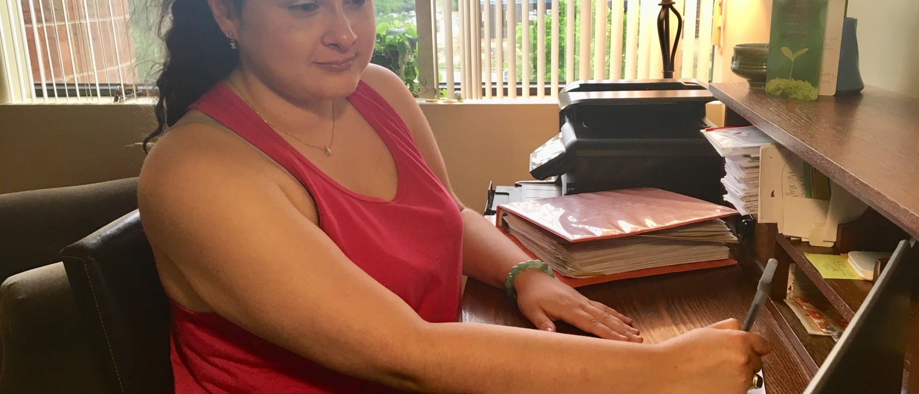 UNE student combines her major and minor to land volunteer writing job