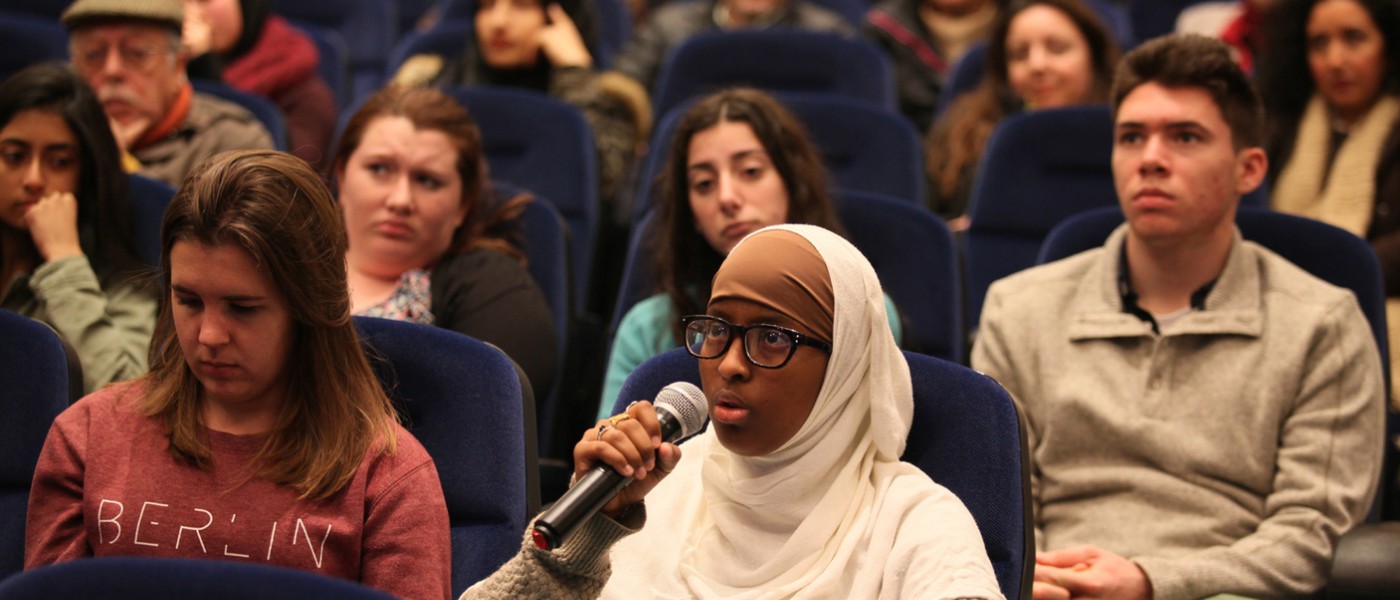 Student asks question at Tangier Global Forum lecture