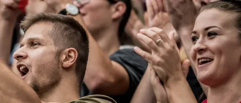 people clapping