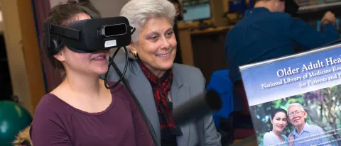 A physician assistant student wears a VR headset 