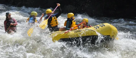 Two UNE business students join inaugural advisory board to support Maine Outdoor Brands organization 