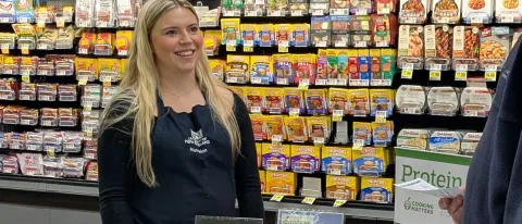 University of New England students majoring in nutrition hosted a “Cooking Matters” grocery store event for the Biddeford community at a local Hannaford supermarket on Friday, March 27. 