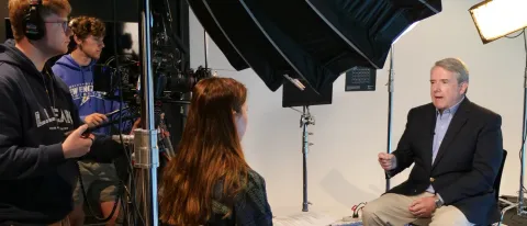 Former Maine TV journalist Pat Callaghan advises UNE students to cultivate ‘diverse skillset’