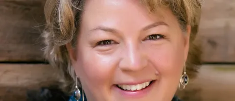 Jennifer Audette is winner of the Health Volunteer Overseas’ Golden Apple Award