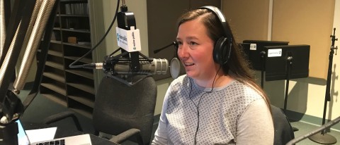 UNE's Alicia Williams shares her expertise on viruses among marine animals with 'Maine Public'
