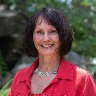 Headshot of Beth Dyer