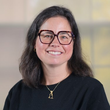 Headshot of Jennie Dapice