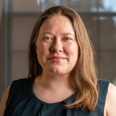 Headshot of Cera Catron Burns