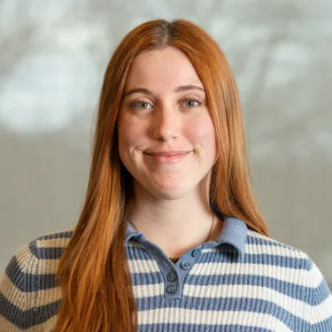 Headshot of Mackenzie Esquivel