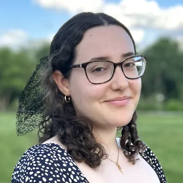 Headshot of Izabella Botto