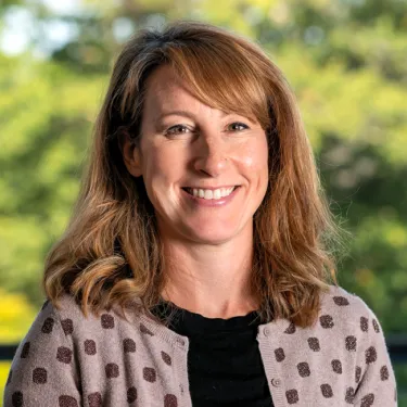 Headshot of Bonnie Defiore