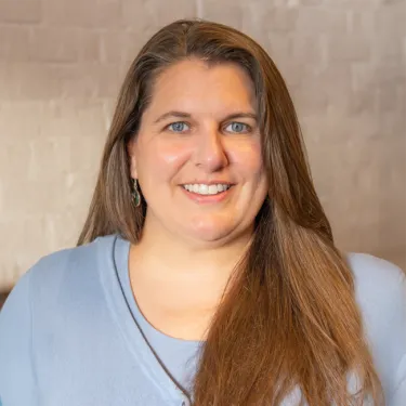 Headshot of Tina Hooper