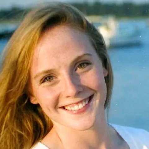 UNE alumni Kira Gordon