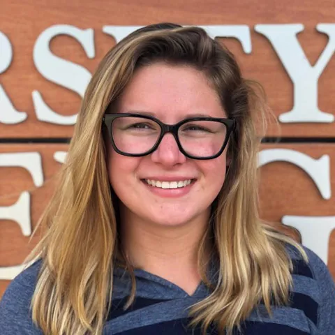 Headshot of U N E Medical Biology student Haley Gagne