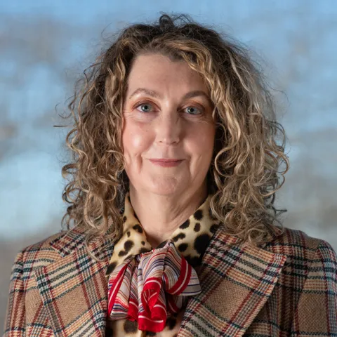 Headshot of Carol Miller