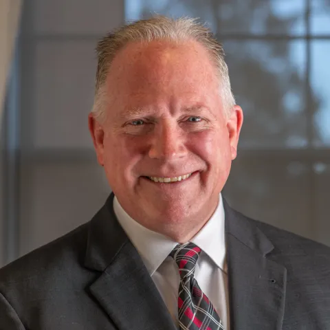 Headshot of Ray Handy