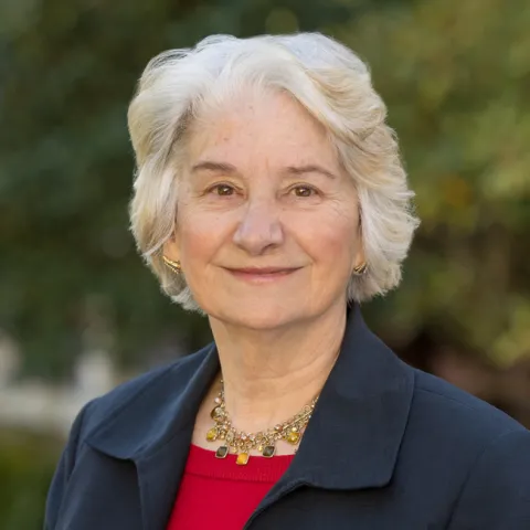 Headshot of Ellen Beaulieu