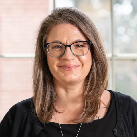 Headshot of Bronte Roberts