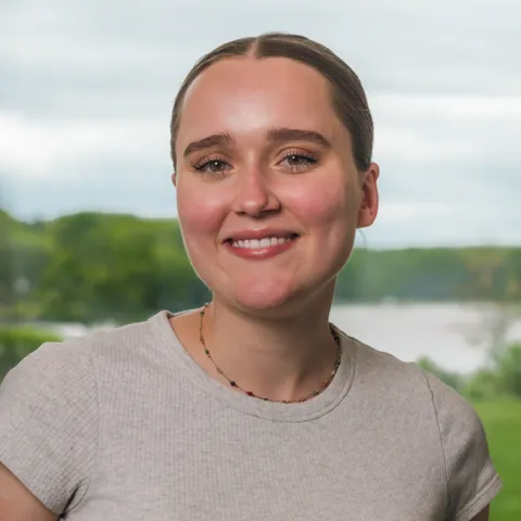 Headshot of Isabel Ryan