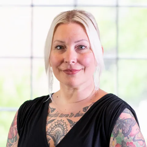 Headshot of Julie Gray