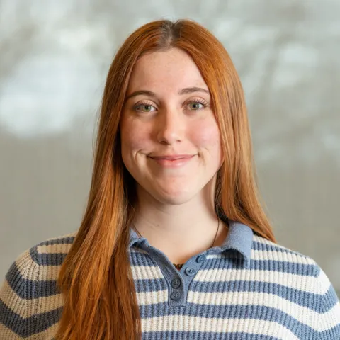 Headshot of Mackenzie Esquivel