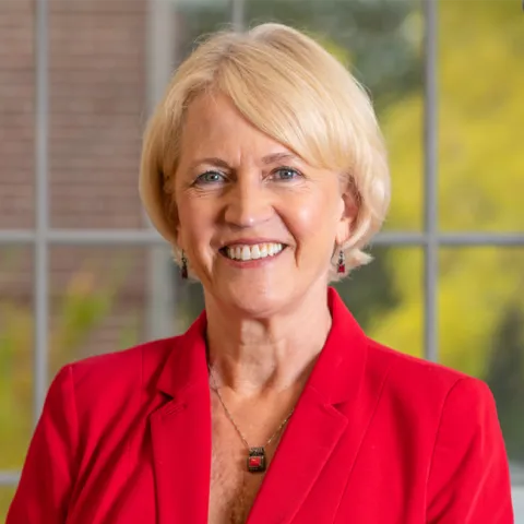 Headshot of Heidi Thomas