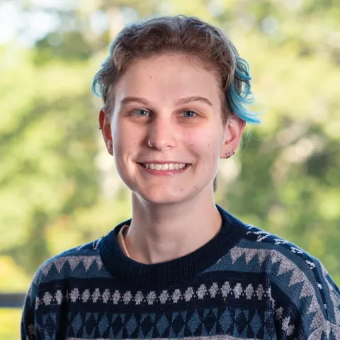 Headshot of Robyn Rollo